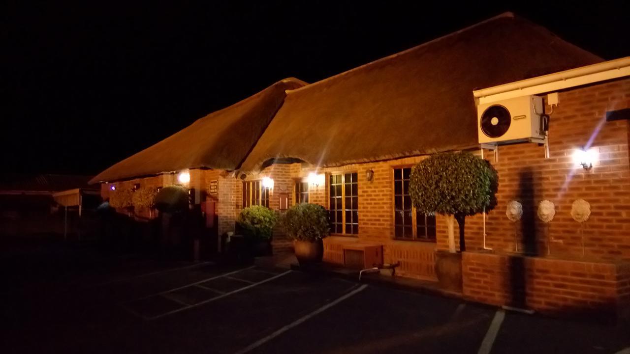 Royal Hotel Ladysmith Bagian luar foto